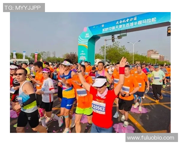 城市马拉松赛场上的灵活性展示成都攀岩队的精彩表现与启示